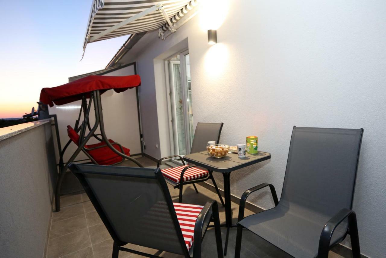 Guesthouse Villa Domenico Lozovac Exteriör bild