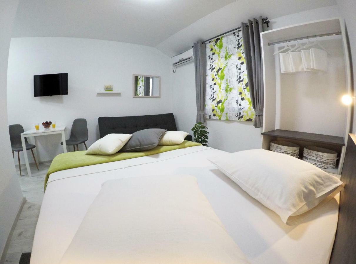 Guesthouse Villa Domenico Lozovac Exteriör bild