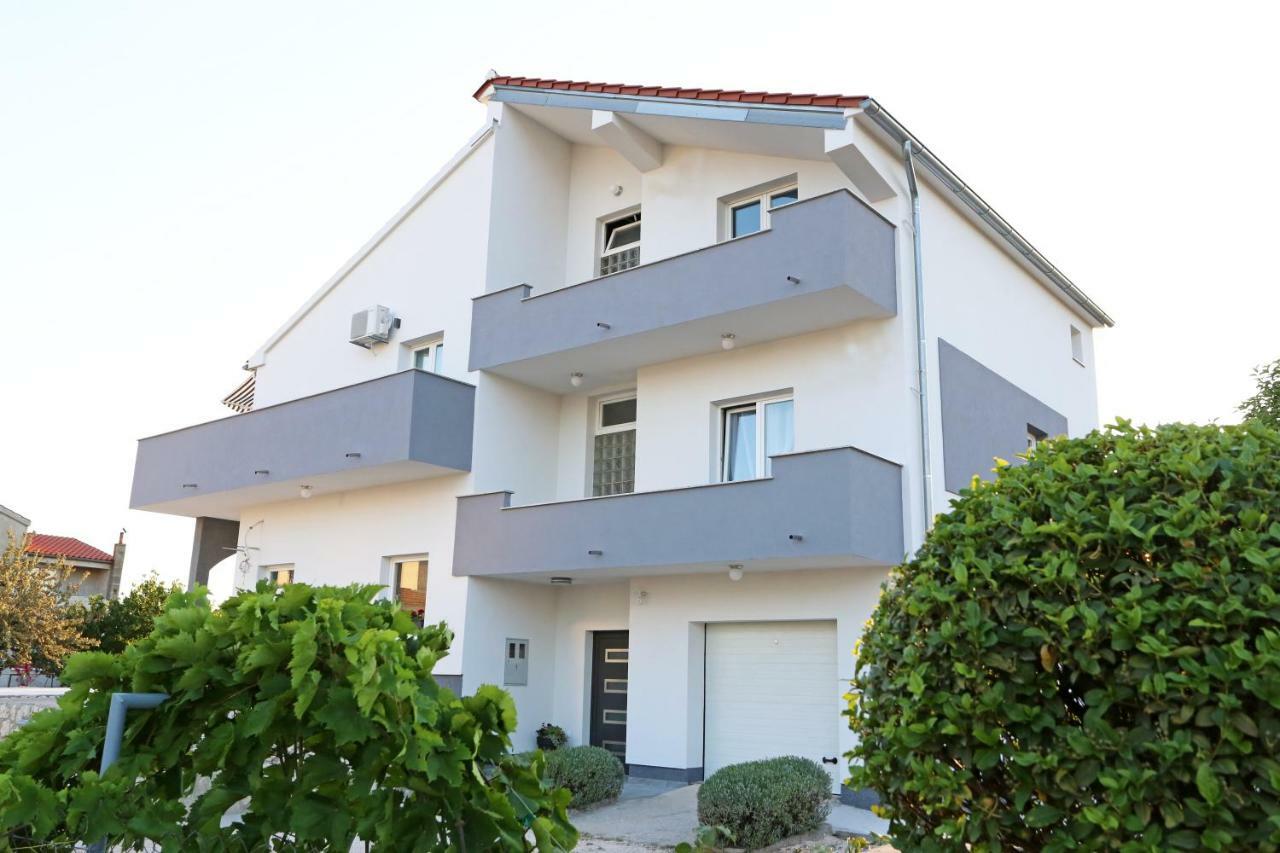 Guesthouse Villa Domenico Lozovac Exteriör bild