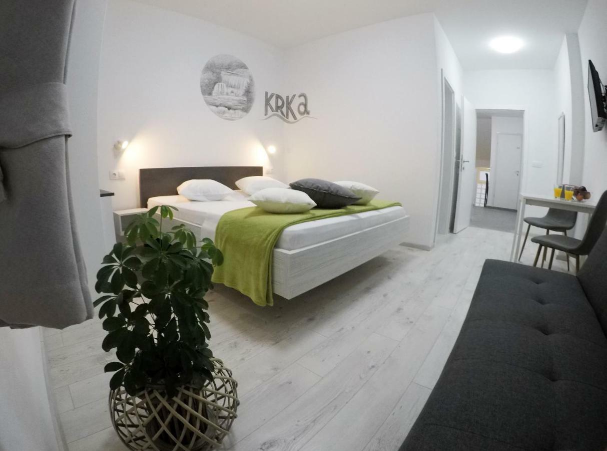 Guesthouse Villa Domenico Lozovac Exteriör bild