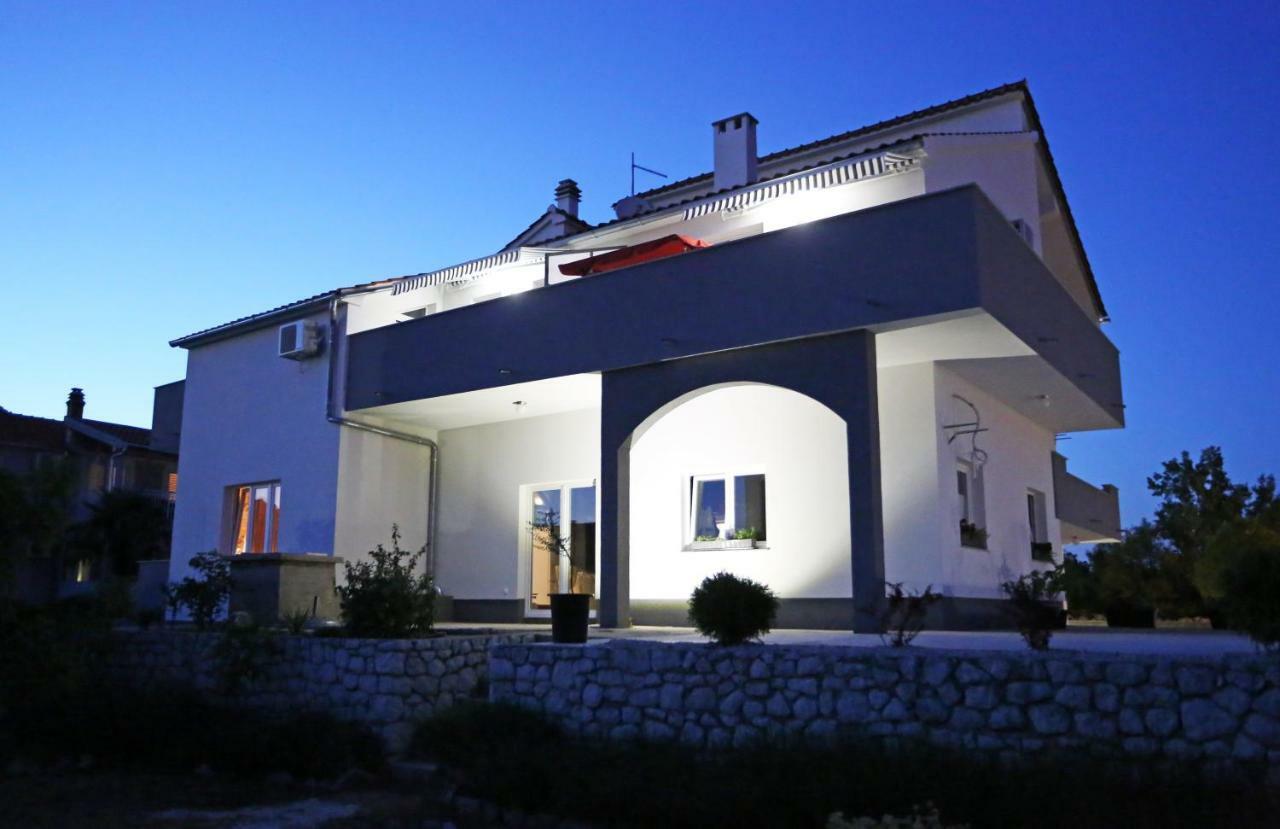 Guesthouse Villa Domenico Lozovac Exteriör bild