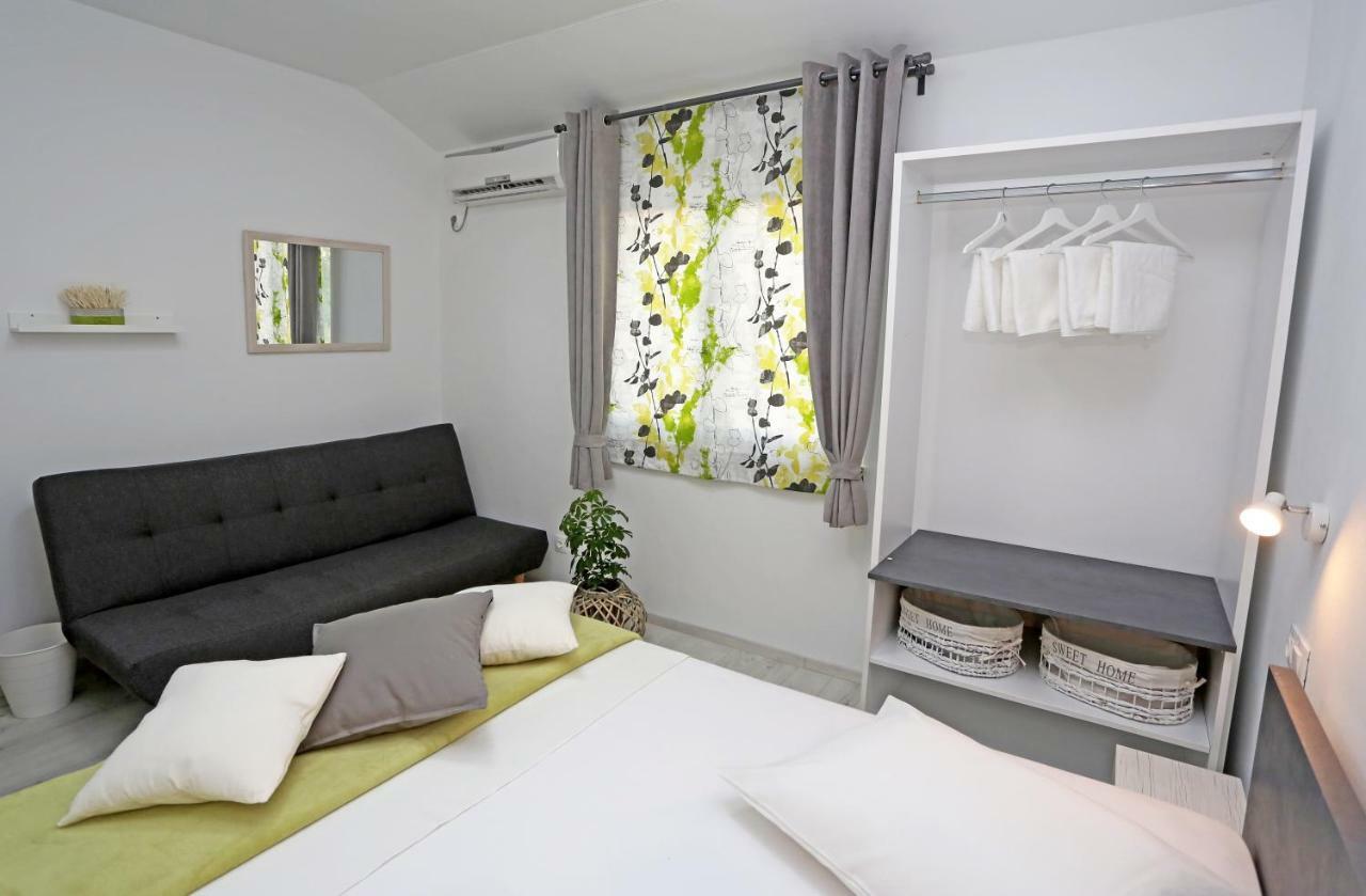 Guesthouse Villa Domenico Lozovac Exteriör bild