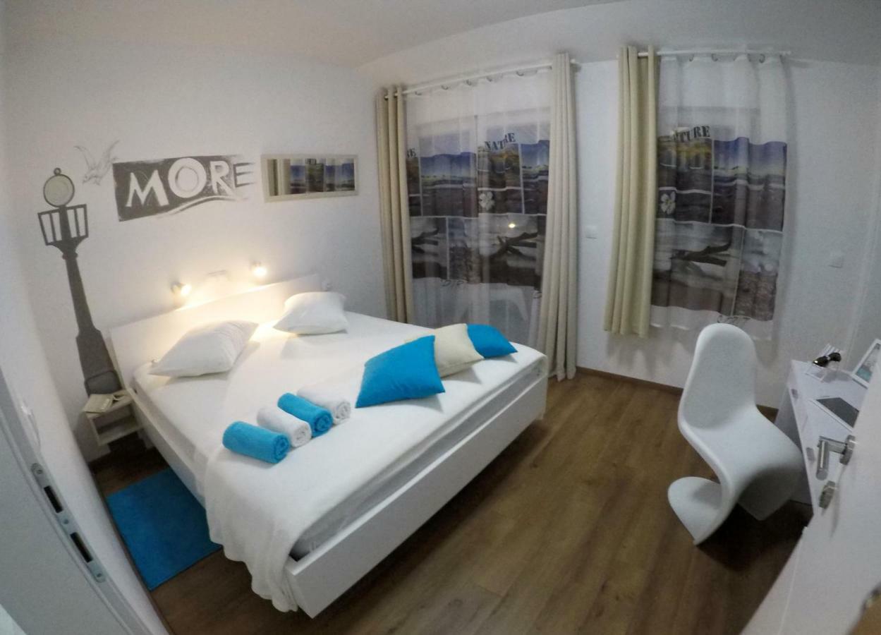 Guesthouse Villa Domenico Lozovac Exteriör bild