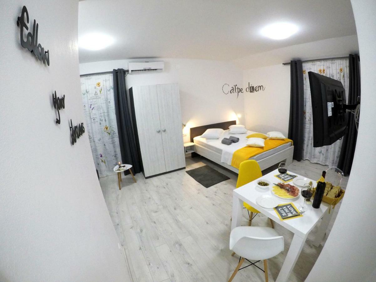 Guesthouse Villa Domenico Lozovac Exteriör bild